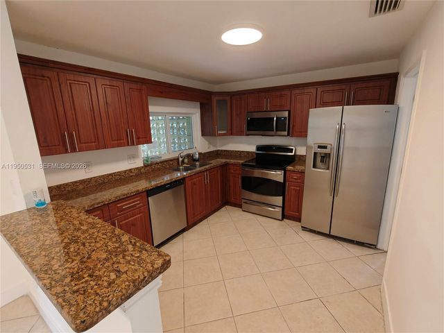 1812 N 40th Ave, Hollywood, FL 33021