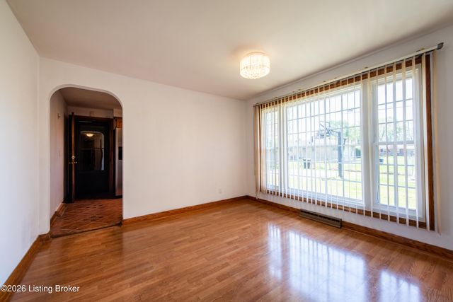 2528 Hampstead Dr, Louisville, KY 40216
