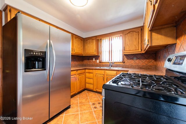 2528 Hampstead Dr, Louisville, KY 40216