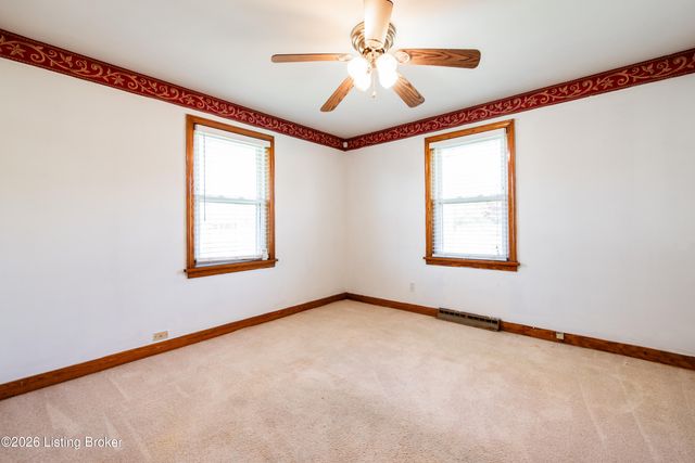 2528 Hampstead Dr, Louisville, KY 40216