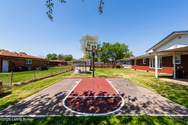 2528 Hampstead Dr, Louisville, KY 40216