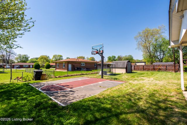 2528 Hampstead Dr, Louisville, KY 40216