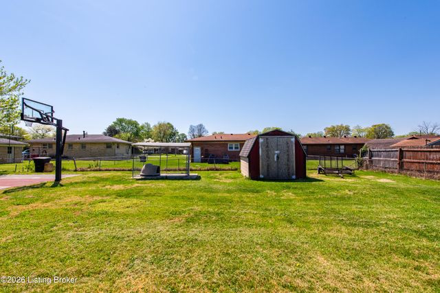 2528 Hampstead Dr, Louisville, KY 40216