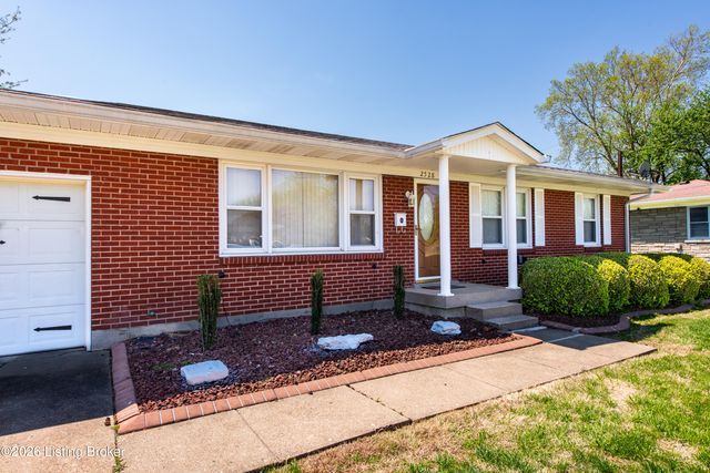 2528 Hampstead Dr, Louisville, KY 40216