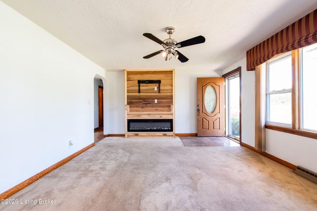 2528 Hampstead Dr, Louisville, KY 40216
