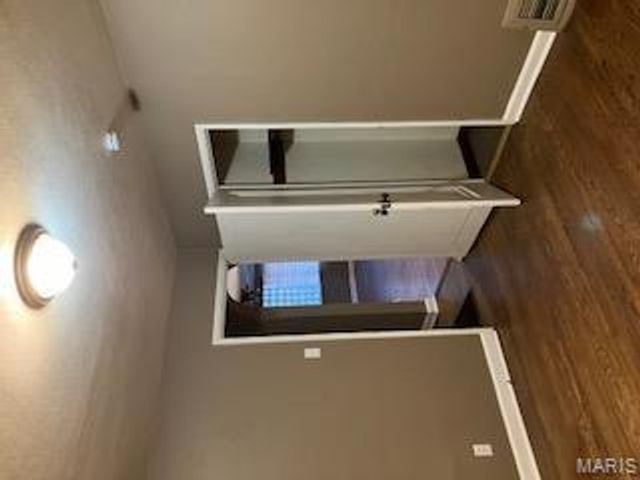6743 Edison Avenue, St Louis, MO 63121