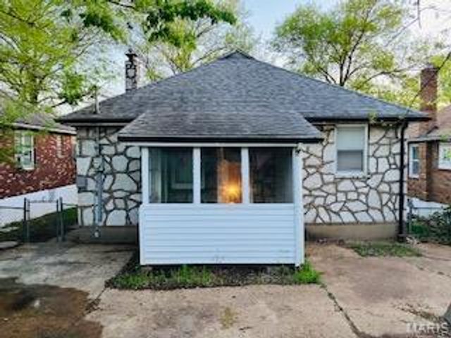 6743 Edison Avenue, St Louis, MO 63121