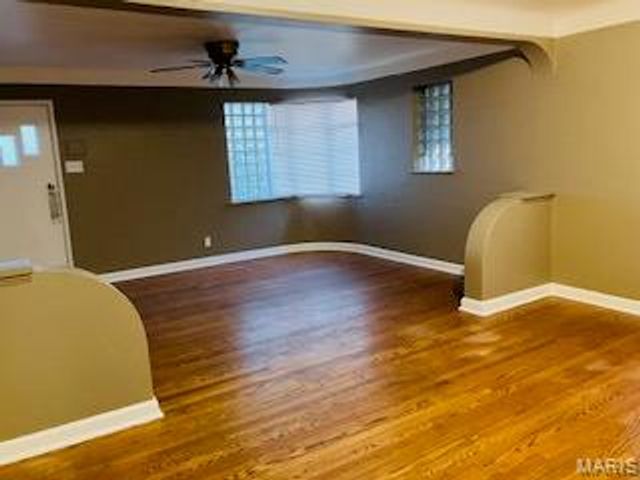 6743 Edison Avenue, St Louis, MO 63121