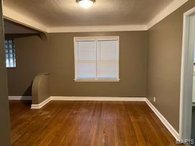 6743 Edison Avenue, St Louis, MO 63121