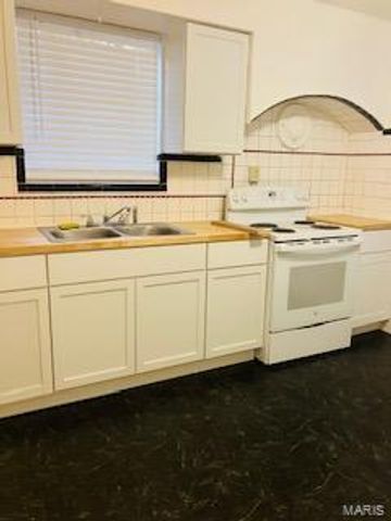 6743 Edison Avenue, St Louis, MO 63121