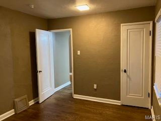 6743 Edison Avenue, St Louis, MO 63121