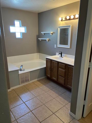 1433 ISLETA Court NE, Rio Rancho, NM 87144