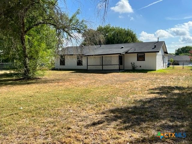 1302 S Mesquite Avenue, New Braunfels, TX 78130