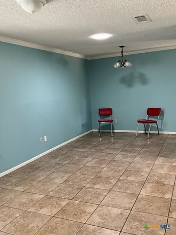 1302 S Mesquite Avenue, New Braunfels, TX 78130