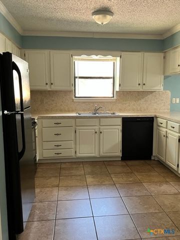 1302 S Mesquite Avenue, New Braunfels, TX 78130