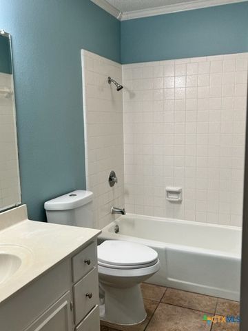 1302 S Mesquite Avenue, New Braunfels, TX 78130