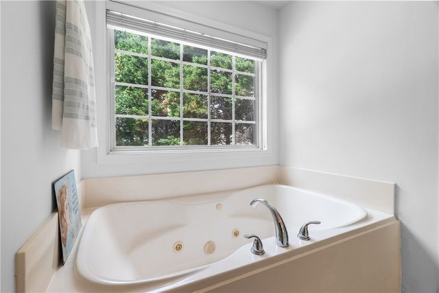 204 S Staghorn Lane, Greer, SC 29650