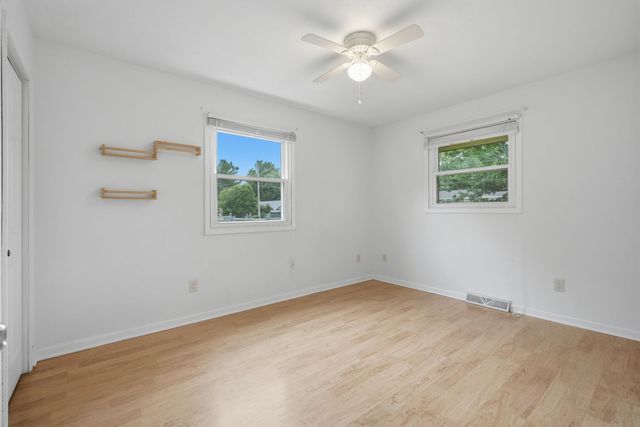109 N 3RD Street, Colona, IL 61241