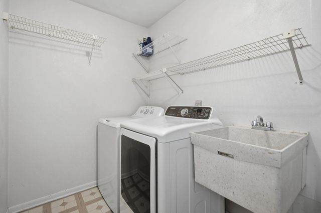 109 N 3RD Street, Colona, IL 61241