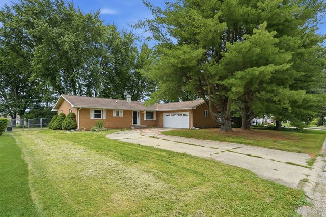 109 N 3RD Street, Colona, IL 61241