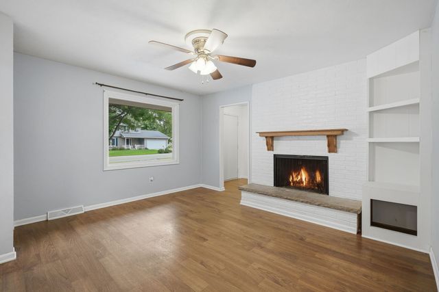 109 N 3RD Street, Colona, IL 61241