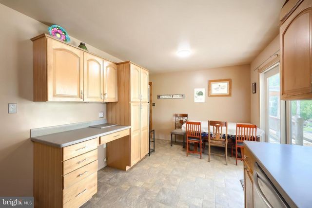 155 4TH ST, Mount Wolf, PA 17347
