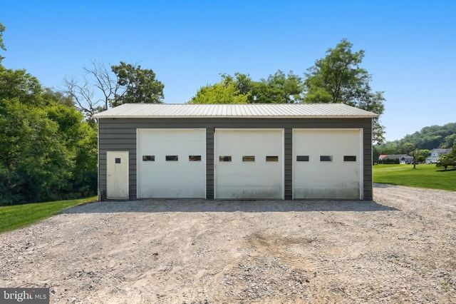 155 4TH ST, Mount Wolf, PA 17347