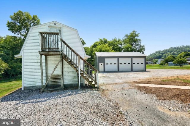155 4TH ST, Mount Wolf, PA 17347