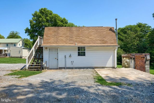 155 4TH ST, Mount Wolf, PA 17347