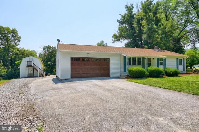155 4TH ST, Mount Wolf, PA 17347