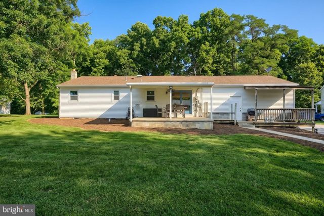 155 4TH ST, Mount Wolf, PA 17347