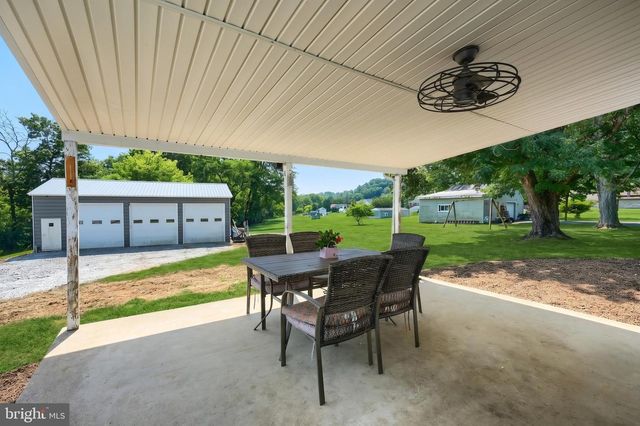 155 4TH ST, Mount Wolf, PA 17347