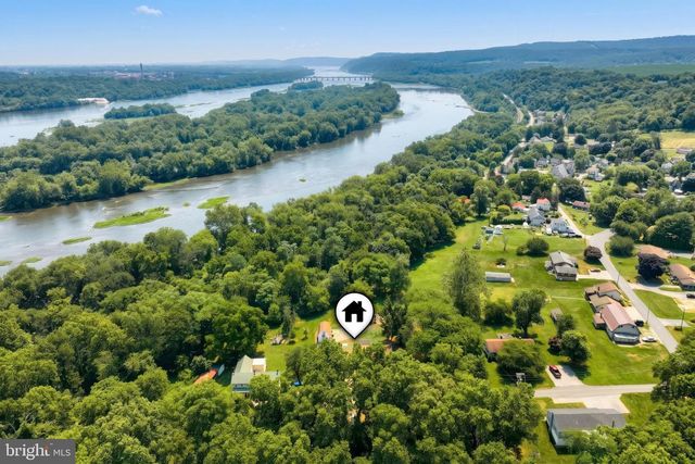 155 4TH ST, Mount Wolf, PA 17347