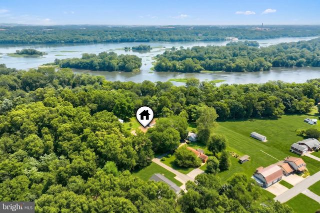 155 4TH ST, Mount Wolf, PA 17347