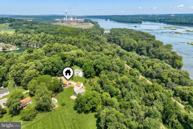155 4TH ST, Mount Wolf, PA 17347
