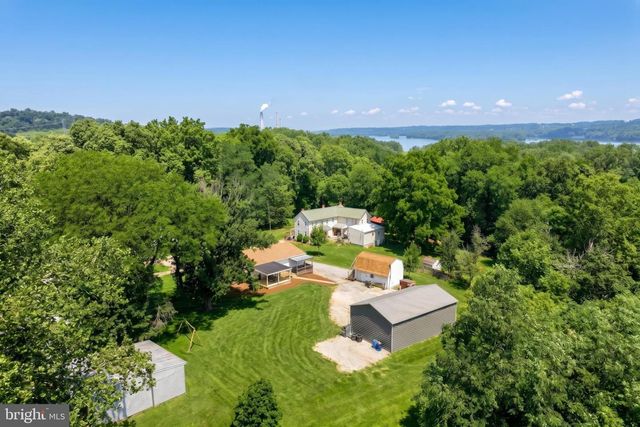 155 4TH ST, Mount Wolf, PA 17347