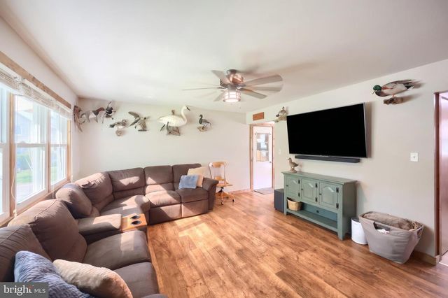 155 4TH ST, Mount Wolf, PA 17347