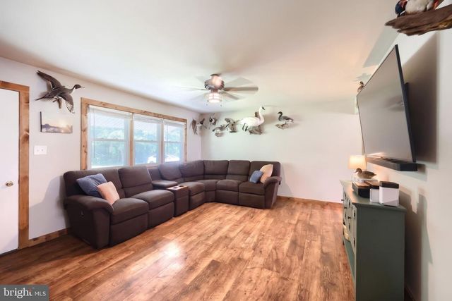 155 4TH ST, Mount Wolf, PA 17347