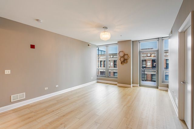565 W Quincy Street 1008, Chicago, IL 60661