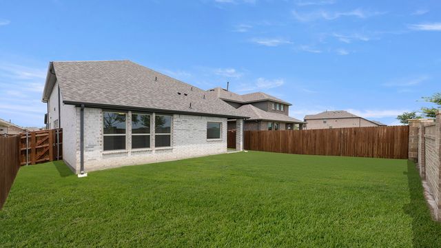 748 Hidden Feather Drive, Lavon, TX 75166