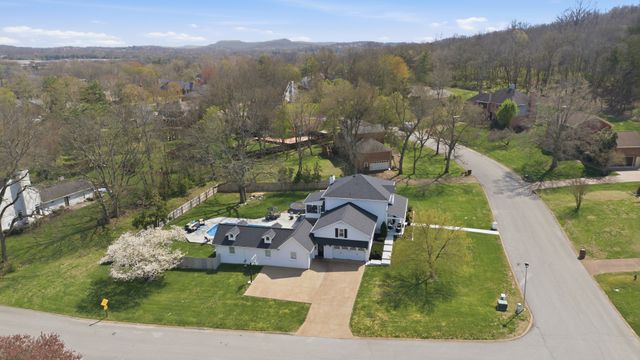 8344 Carriage Hills Dr, Brentwood, TN 37027