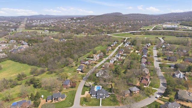 8344 Carriage Hills Dr, Brentwood, TN 37027