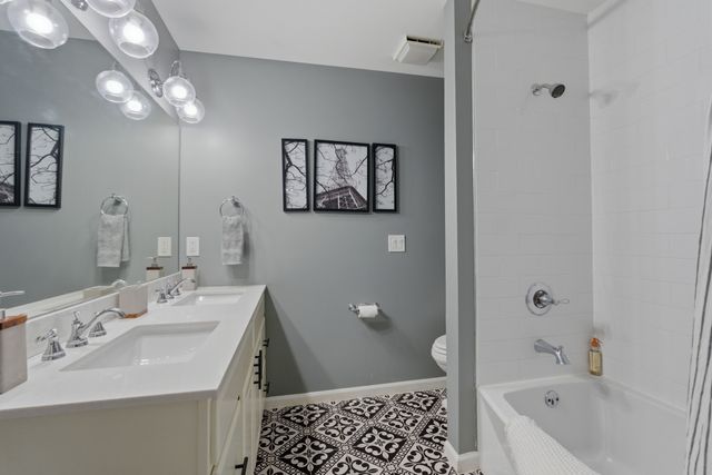 8344 Carriage Hills Dr, Brentwood, TN 37027