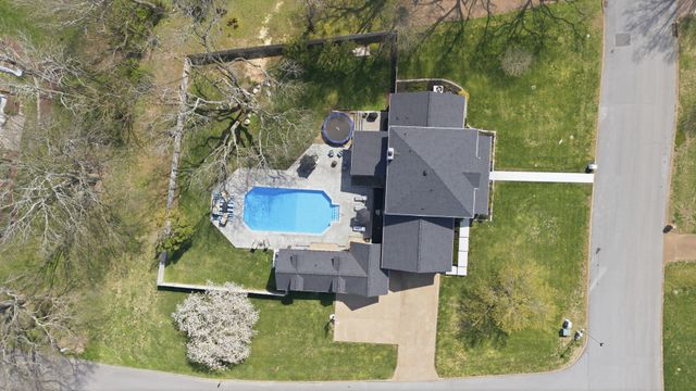 8344 Carriage Hills Dr, Brentwood, TN 37027