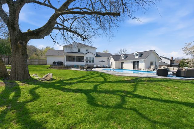 8344 Carriage Hills Dr, Brentwood, TN 37027