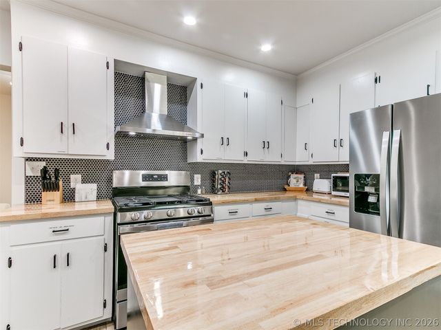 205 S Sandusky Avenue, Tulsa, OK 74112