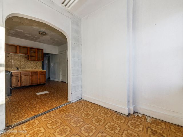 3348 N Albany Avenue, Chicago, IL 60618