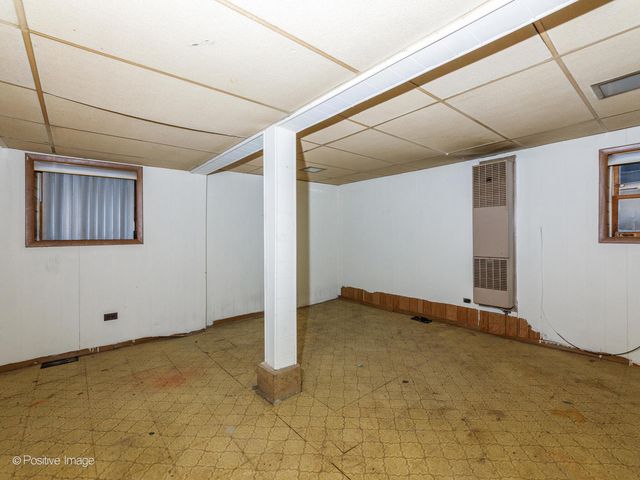 3348 N Albany Avenue, Chicago, IL 60618