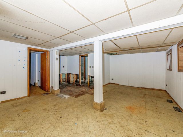 3348 N Albany Avenue, Chicago, IL 60618