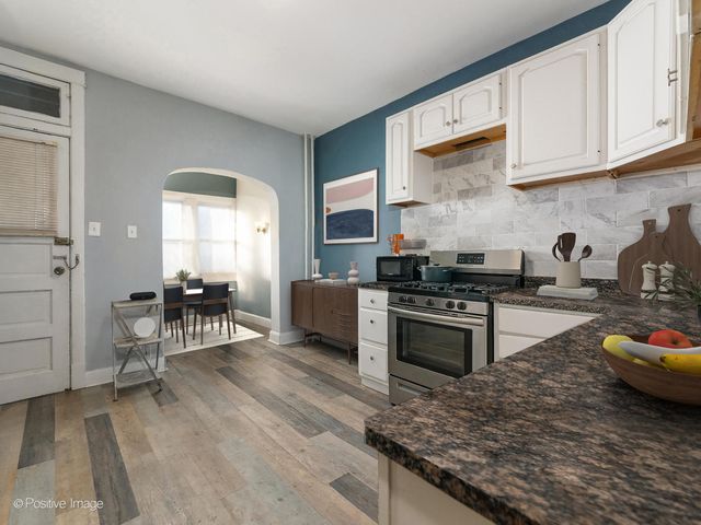 3348 N Albany Avenue, Chicago, IL 60618